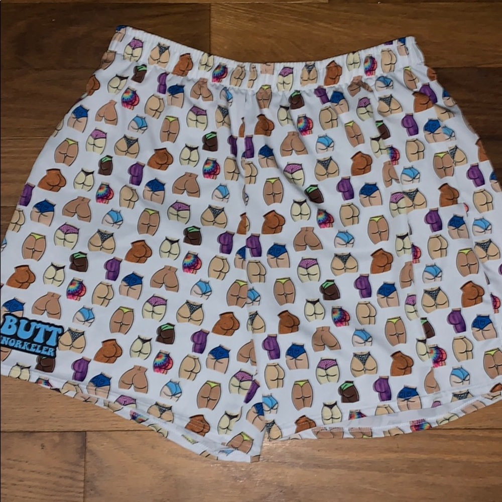 Butt snorkeler shorts